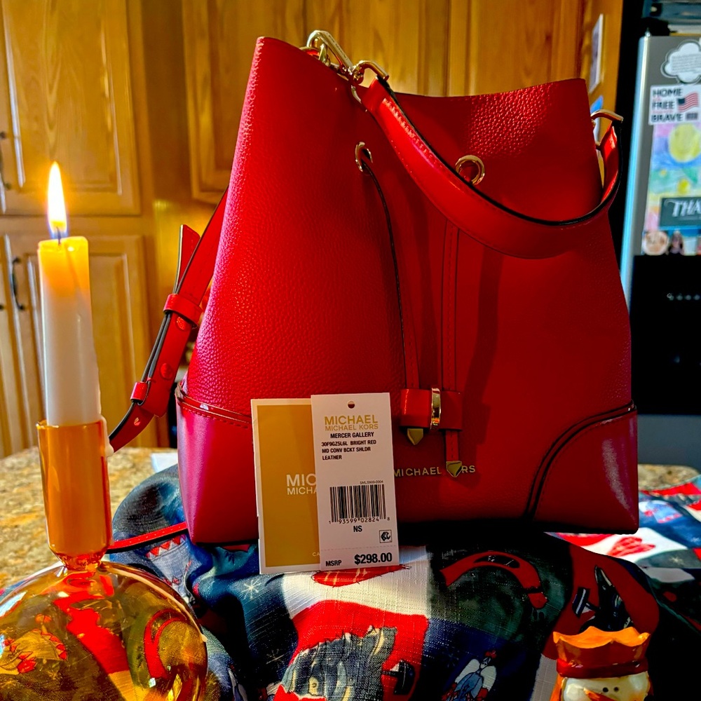 Bucket bag with removable snap in purse for organization . 10w x 10 ht x 6 1/2